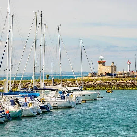 Charming Howth Marina Retreat * دبلن