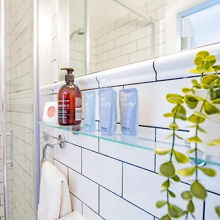 Charming Howth Marina Retreat ダブリン