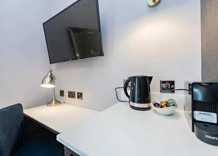 Charming Howth Marina Retreat *