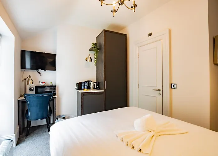 Charming Howth Marina Retreat *