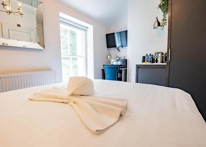Charming Howth Marina Retreat *