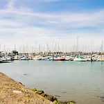 Charming Howth Marina Retreat Lejlighed