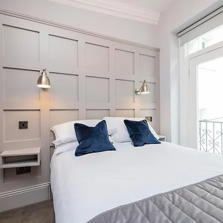 Charming Howth Marina Retreat *