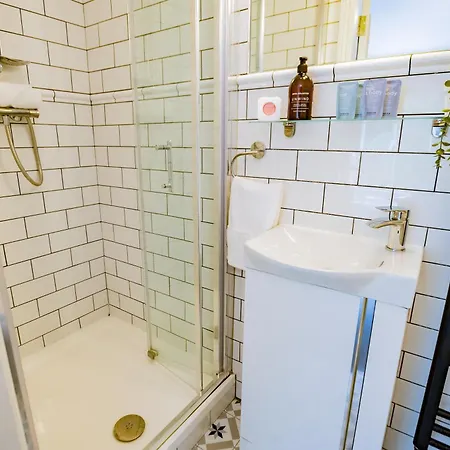 Charming Howth Marina Retreat 더블린