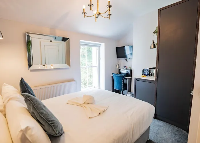 Charming Howth Marina Retreat *